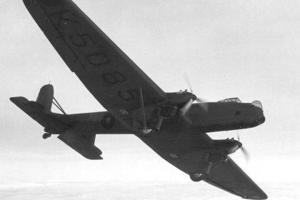 First Flight of the Fairey Hendon 1