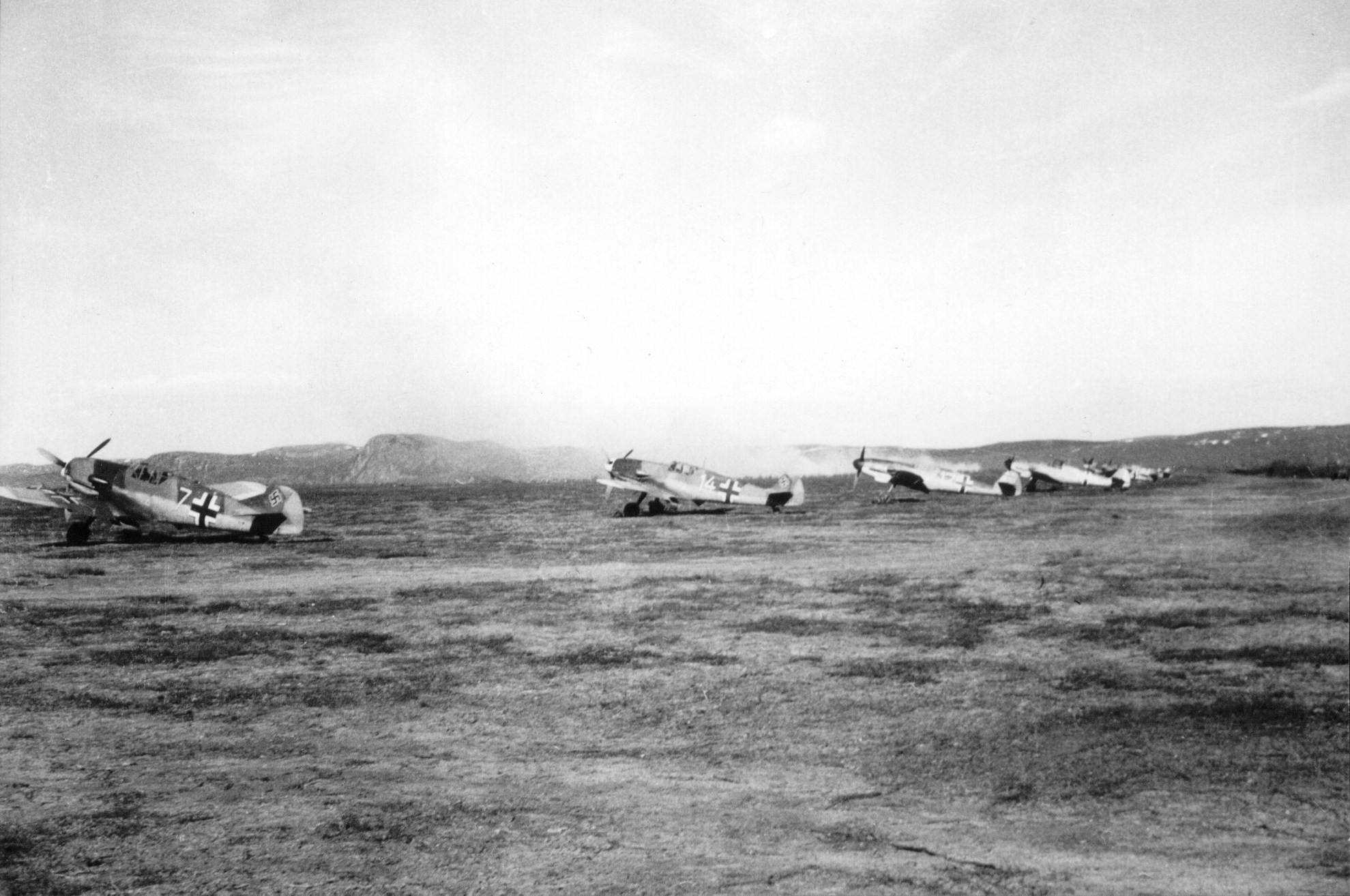 Pima Air and Space Museum Restores a Bf 109 F-4 and Builds an Me 262 13 Flugplatz Petsamo belegt mit Bf 109 F 4 der II. JG 5 6. Staffel ca. Mitte 1942