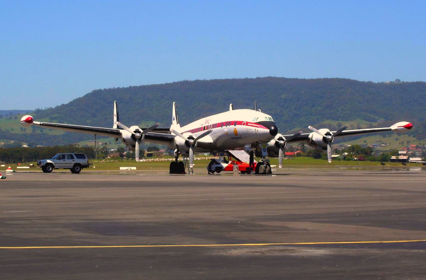 HARS Super Connie at Woollongong