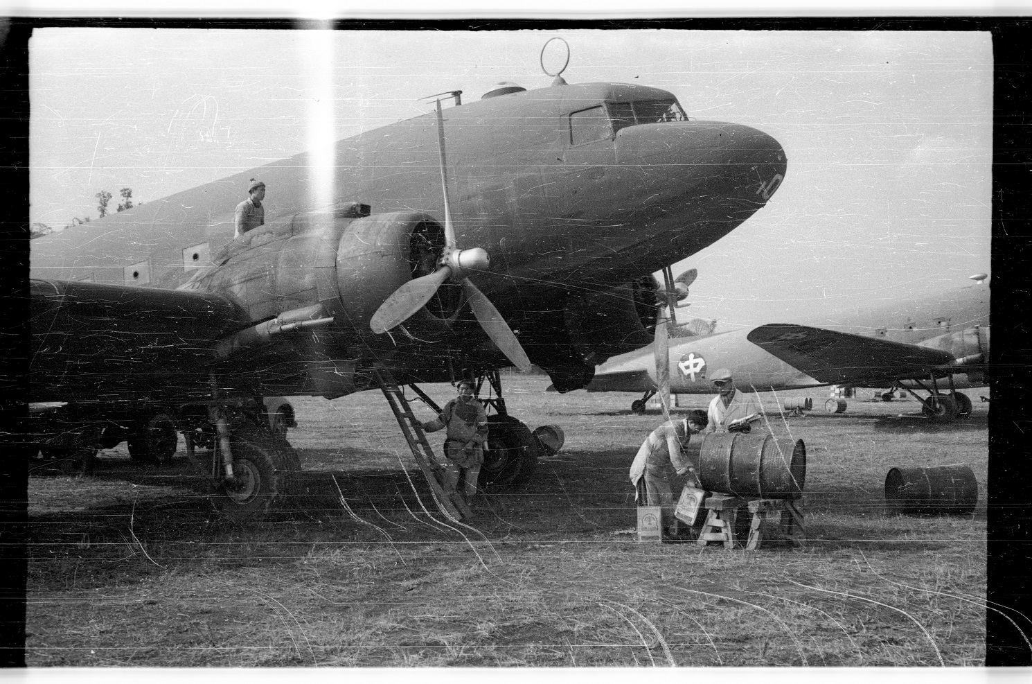 Randy's Vintage Profiles: Douglas DC-3 N877MG 26 HFF DC 3 1944 CNAC 100 refueling sm