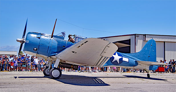 Hangar Talk and Flying Demo of the Douglas SBD 5 Dauntless 2