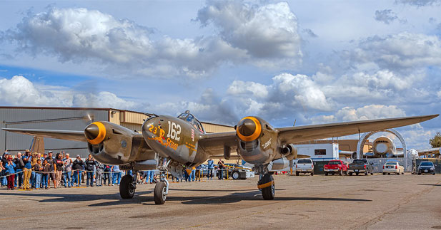 Hangar Talk and Flying Demo of the Lockheed P 38J Lightning