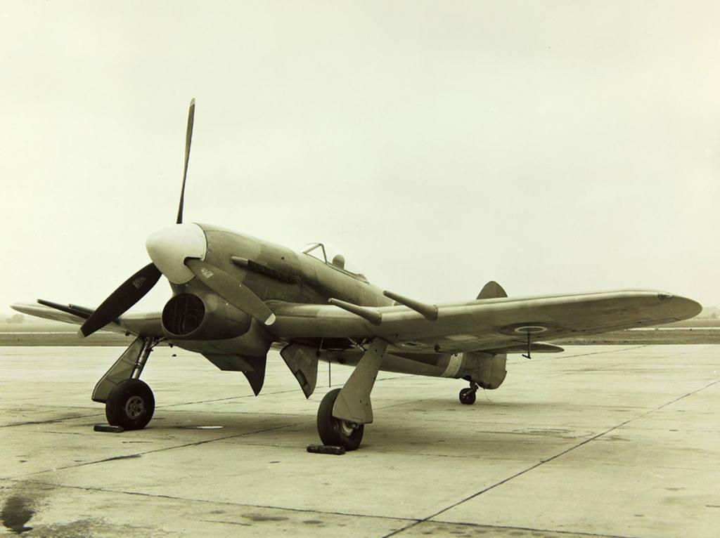 When the Luftwaffe brought the formidable Focke-Wulf Fw 190 into service in 1941, the Typhoon was the only RAF fighter capable of catching it at low altitudes; as a result it secured a new role as a low-altitude interceptor.