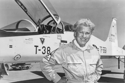 Jackie Cochran with her record setting Northrop T 38A 30 NO Talon 60 0551