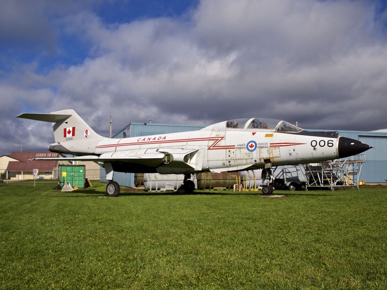 CF-101F 101006 made the world's last Voodoo flight on 09 April 1987, as it made a delivery flight from CFB North Bay to CFB Greenwood via CFB Bagotville and CFB Chatham for eventual display at CFB Cornwallis, Nova Scotia.In October 2013, because of corrosion and security concerns, the museum donated 006 to the Jet Aircraft Museum in London, Ontario, where it is presently undergoing refurbishment.