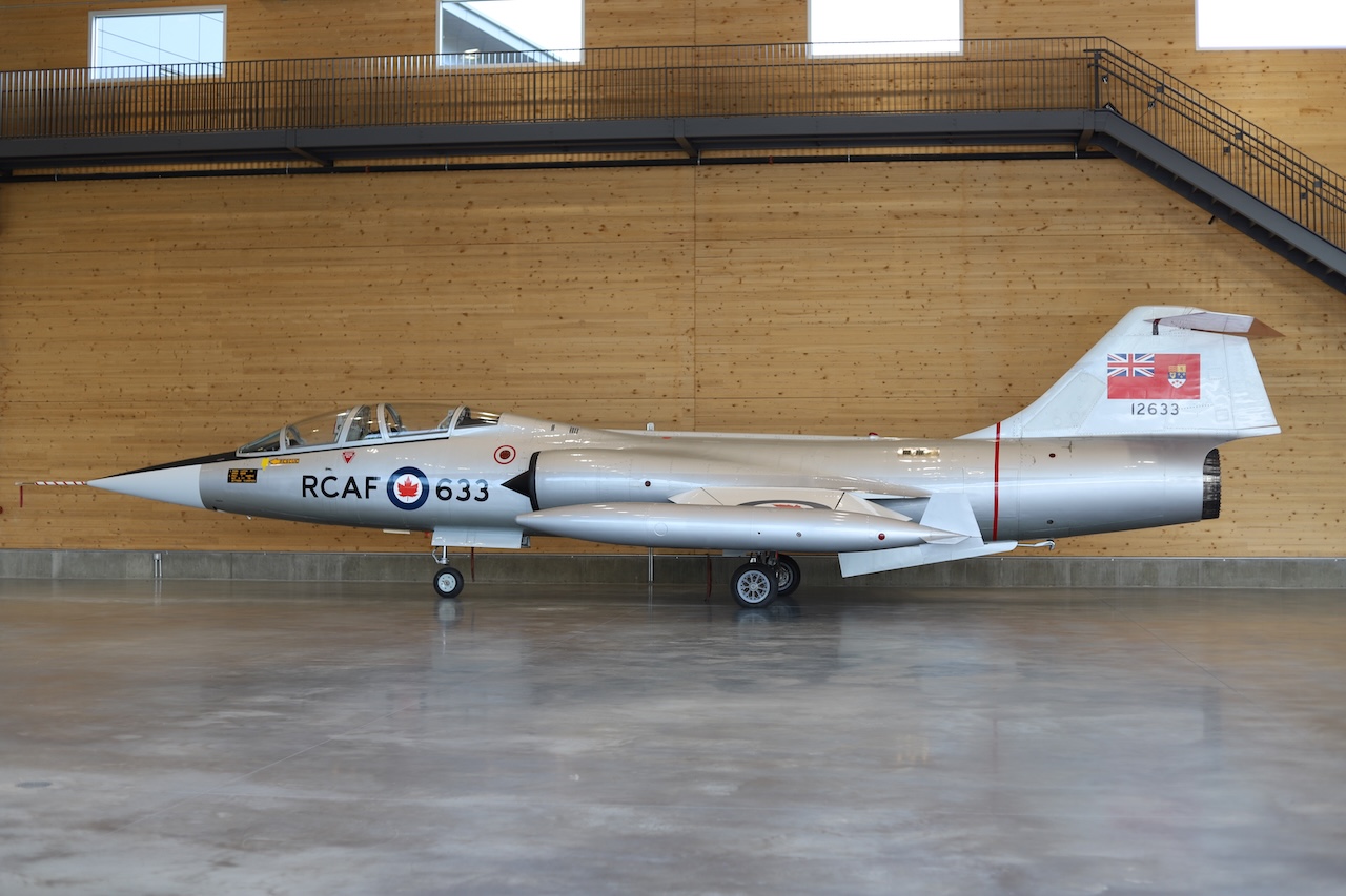 The KF Centre for Excellence's CF-104 Starfighter 21 KF Centre CF 104 Starfighter RCAF 4725 copy