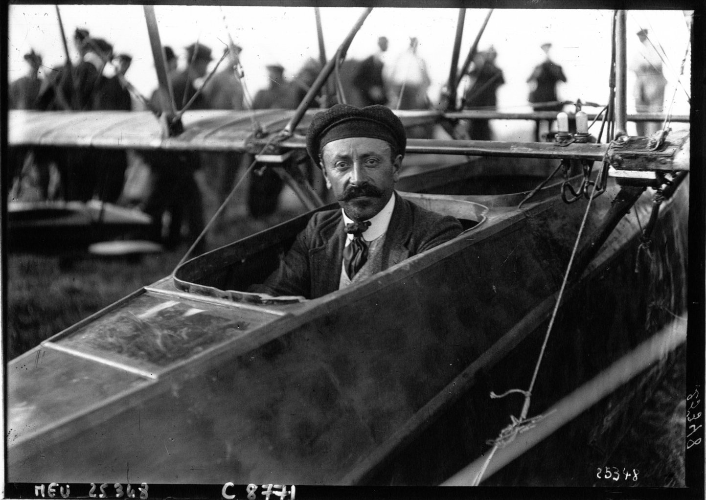 LAero Hydroplane Donnet Leveque Denhaut photographie .Agence de btv1b9020891f