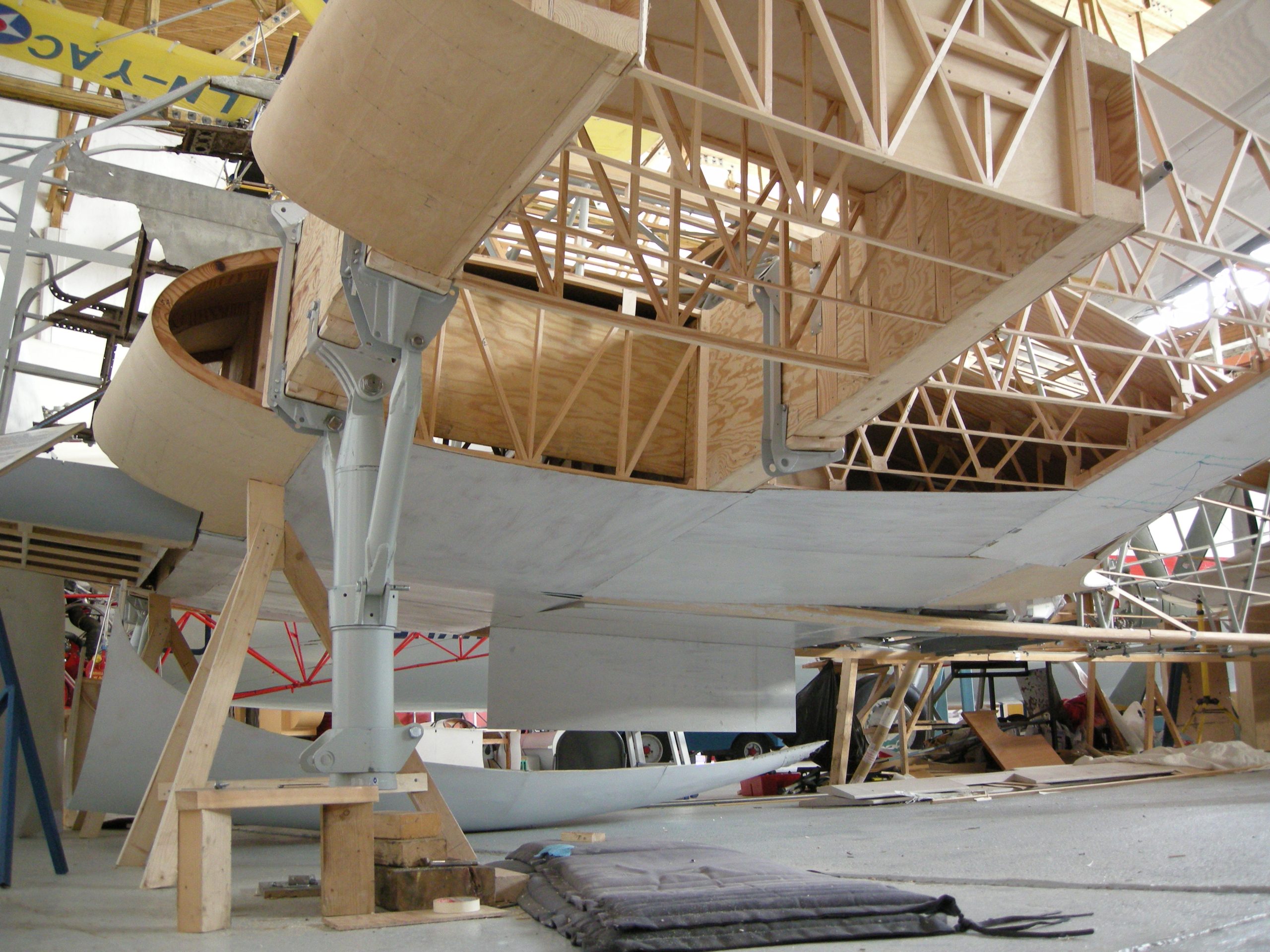 Landing gear legs of the Caproni during restoration November 2017 Ernst Knutson 1 scaled