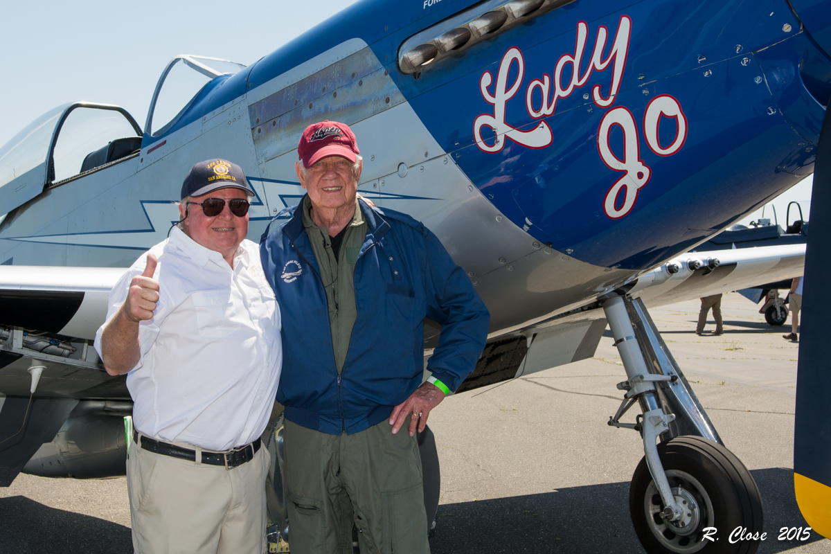 'Earthquake' Titus (right) and Leon DeLisle (left) just before Titus' flight in P-51 Mustang 'Lady Jo'. (photo by Ron Close)