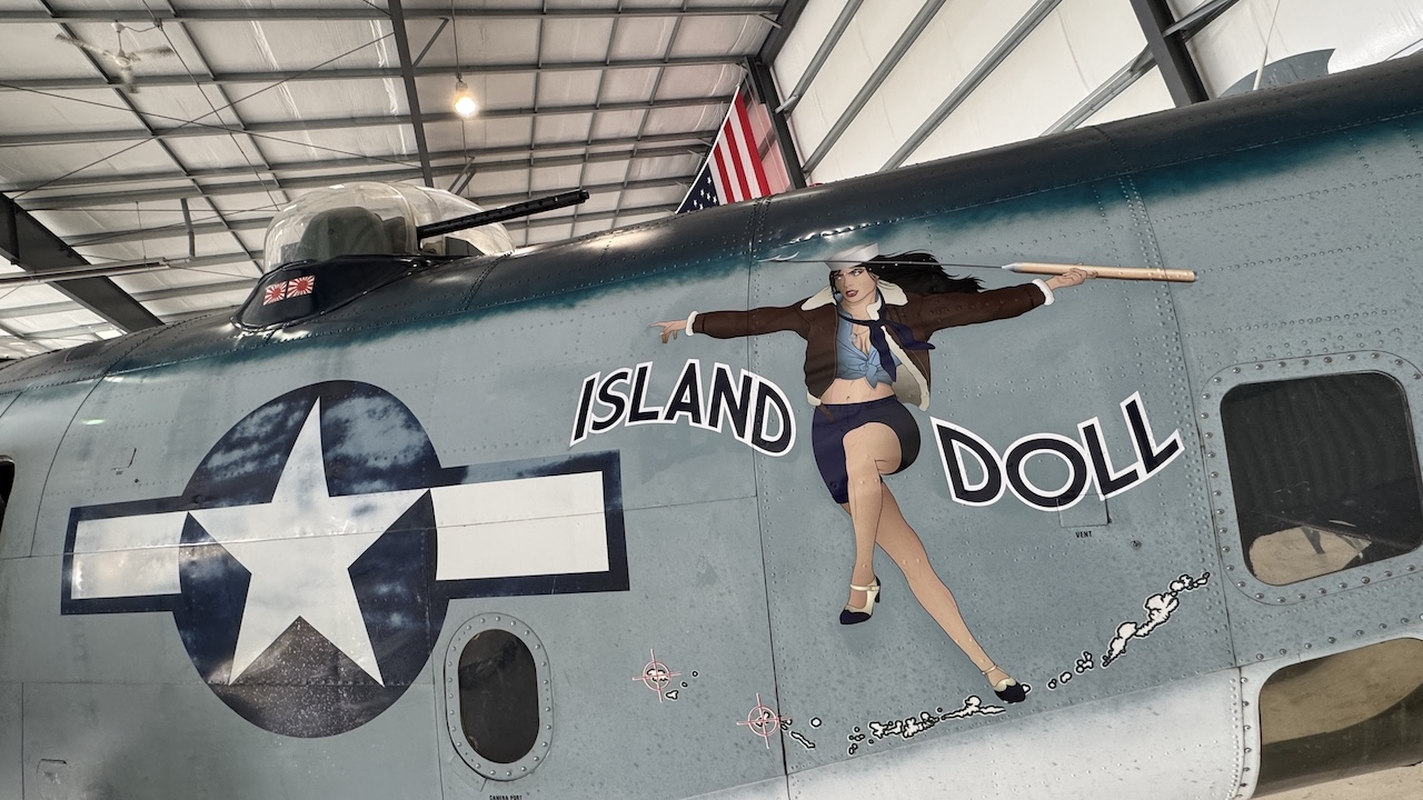 Lockheed PV 2 Harpoon Island Doll22 Nose Art