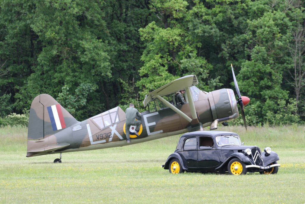 Lysander and car 7D2 2231