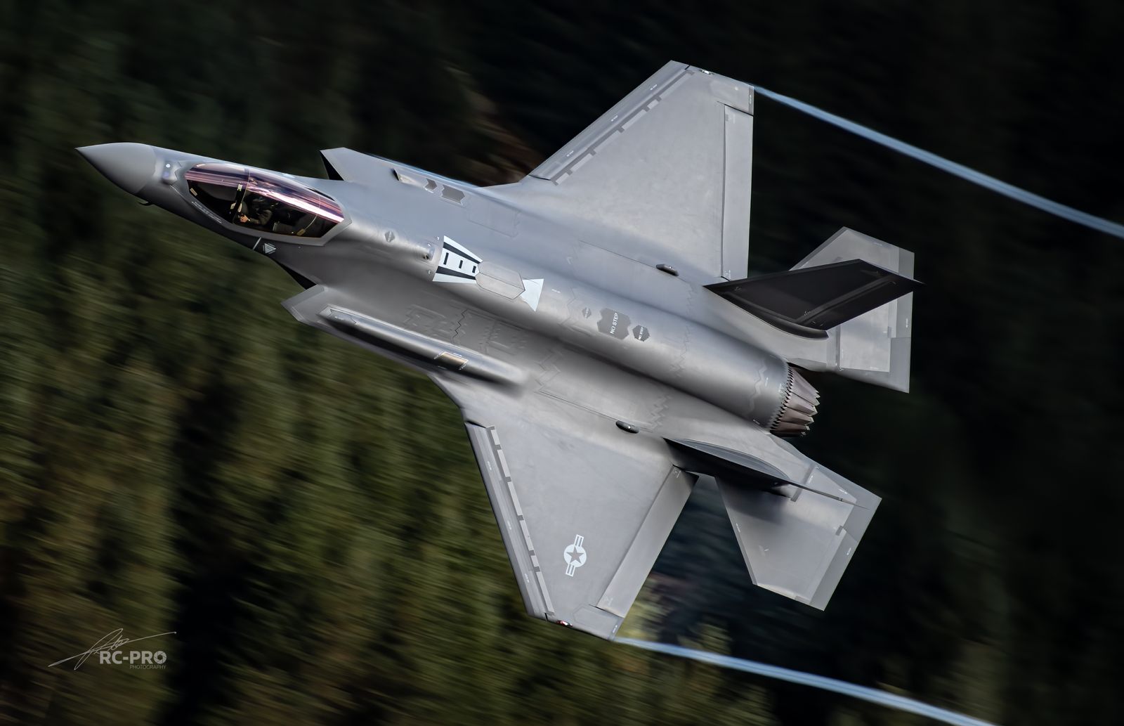 Mach Loop RIch Cooper USAF F 35 flying low