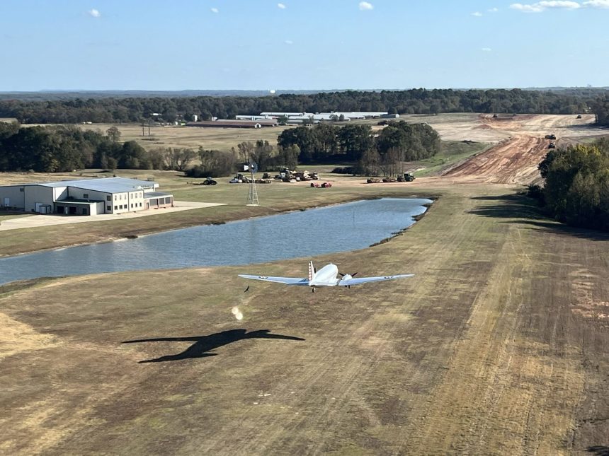 Mid America Flight Museum to Host DC 3 Gathering at Texas Grass Strip in September 2026 Glover Field