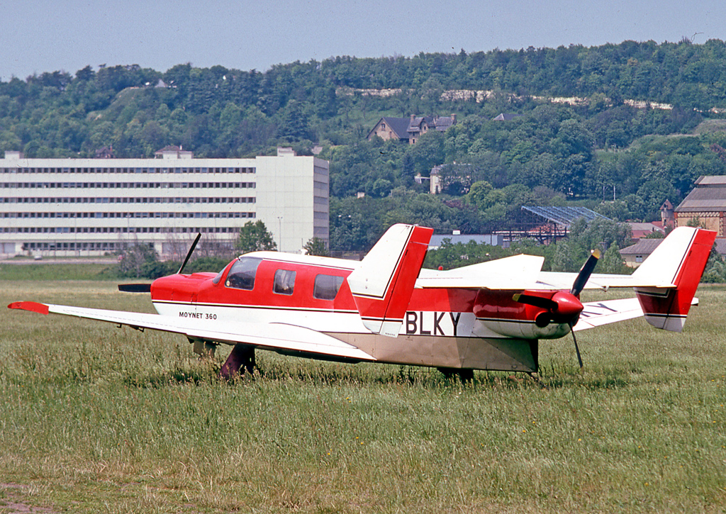 Grounded Dreams: Moynet M 360 Jupiter - The Elegant French Underdog 13 Moynet 360 6 Jupiter F BLKY Toussus 06.77 edited 3