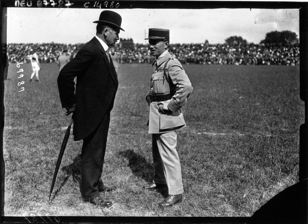 The Allied Ace of Aces: René Fonck’s Path to 75 Aerial Victories 17 Mr Lebrun ministre du Blocus sentretient avec Fonck btv1b9031073b