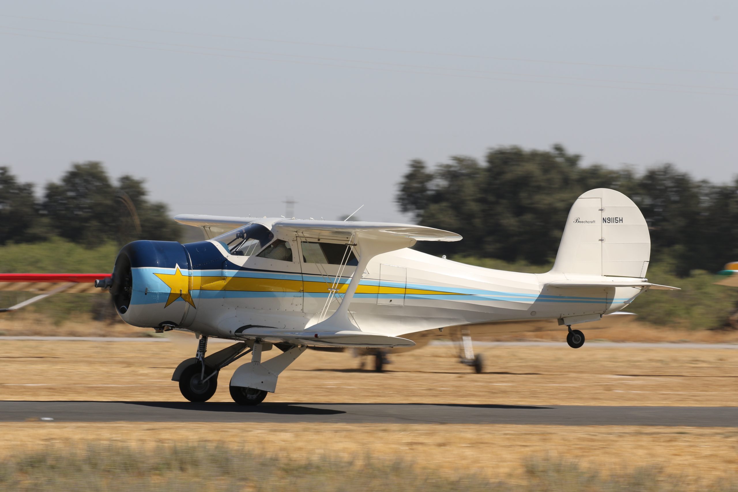 N9115H Beech D17S Staggerwing visiting from Napa 7D2 3423 scaled