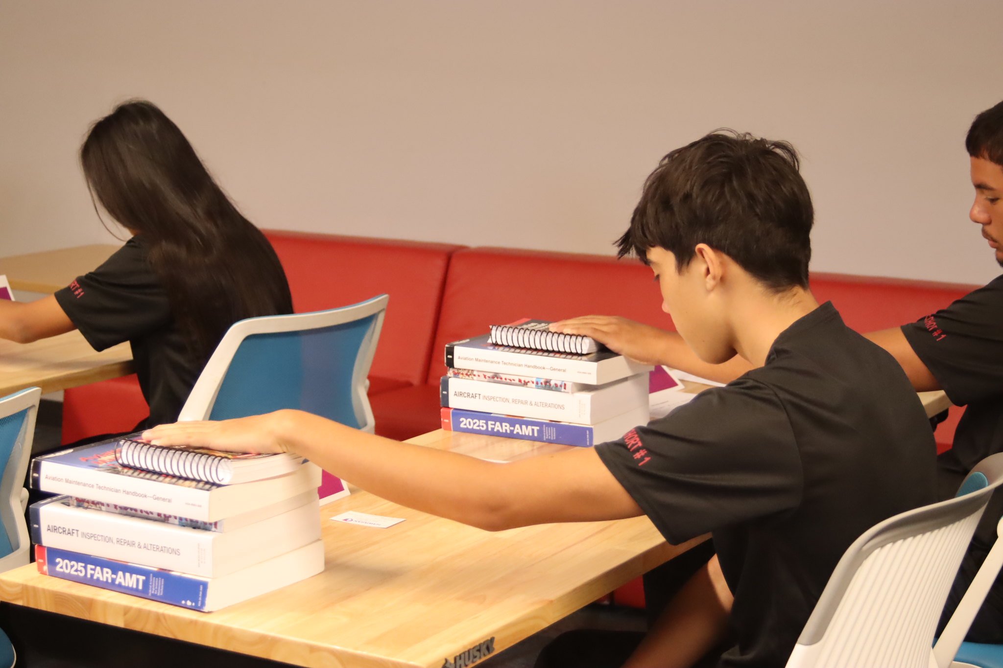 Pearl Harbor Aviation Museum Launches New No Cost Aviation Maintenance Training Program 5