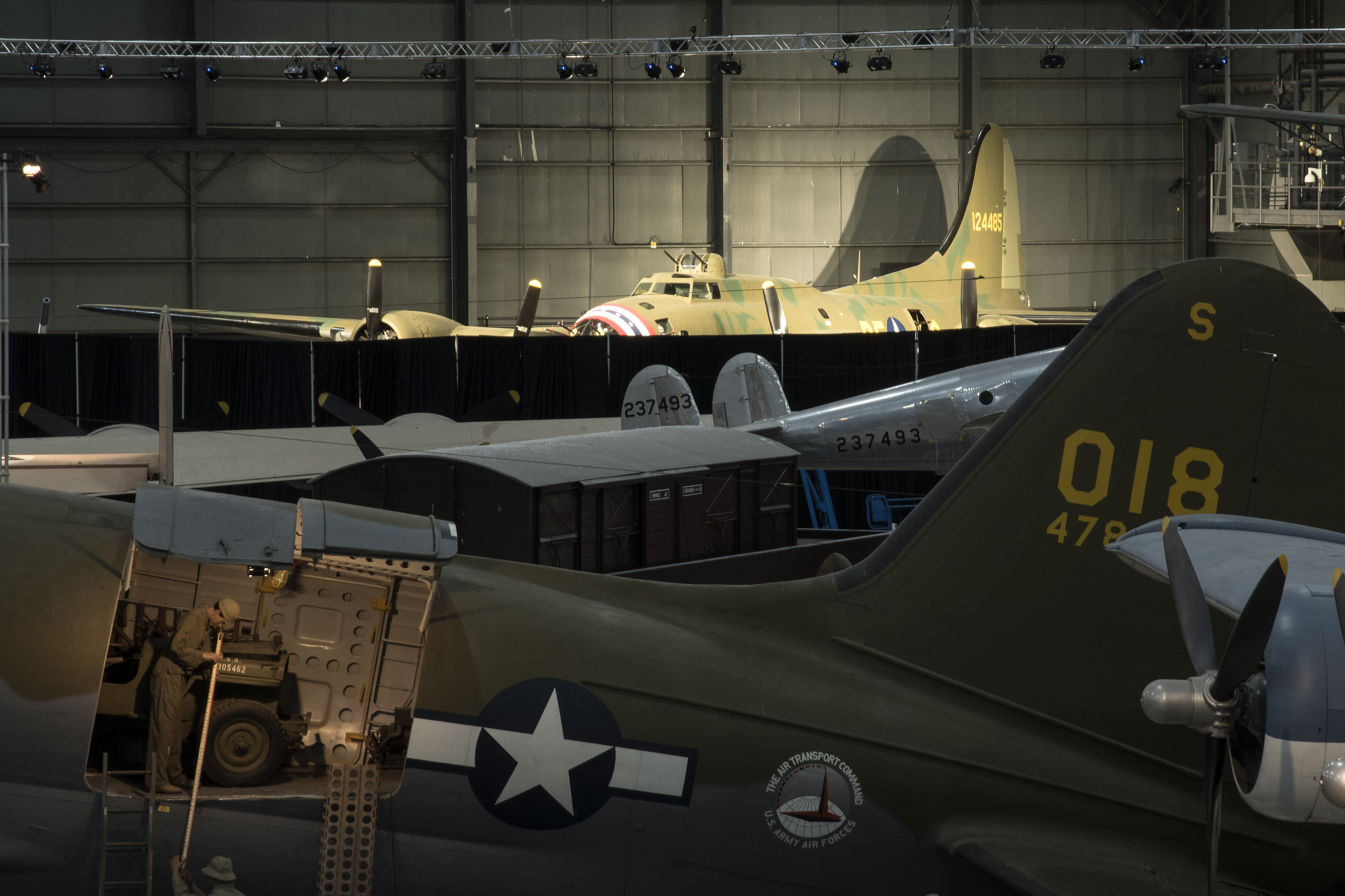 Preview B 17F Memphis Belle™ Exhibit Online on May 16