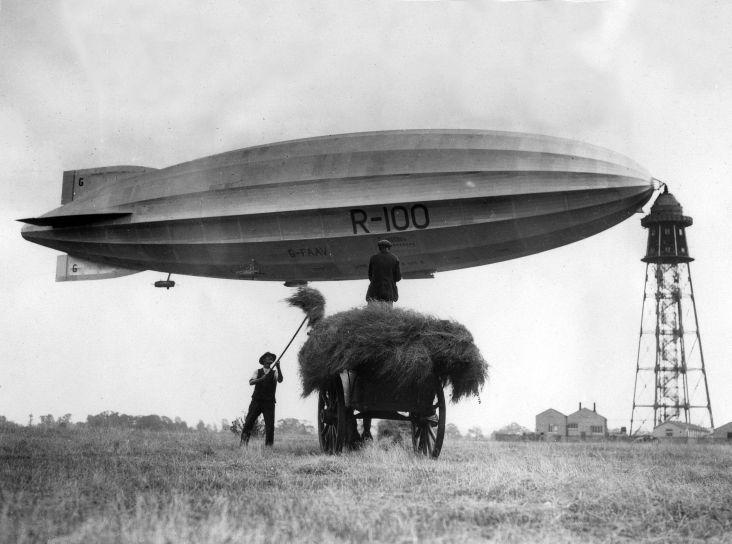 R100 at Cardington mooring mast