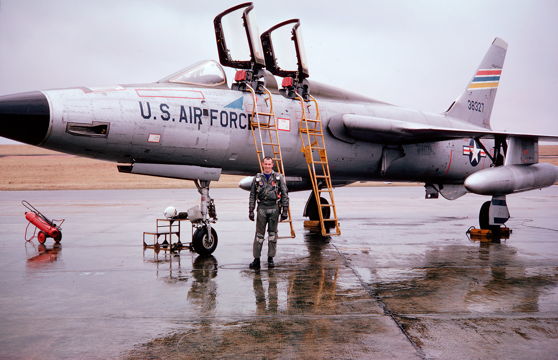 TRAGEDY OVER TAIWAN 16 Ray Hanna F 105 Thunderchief in Vietnam