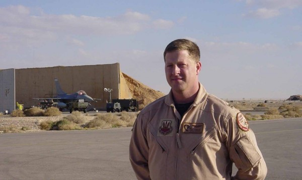 Ray in front of his F-16 in Iraq .