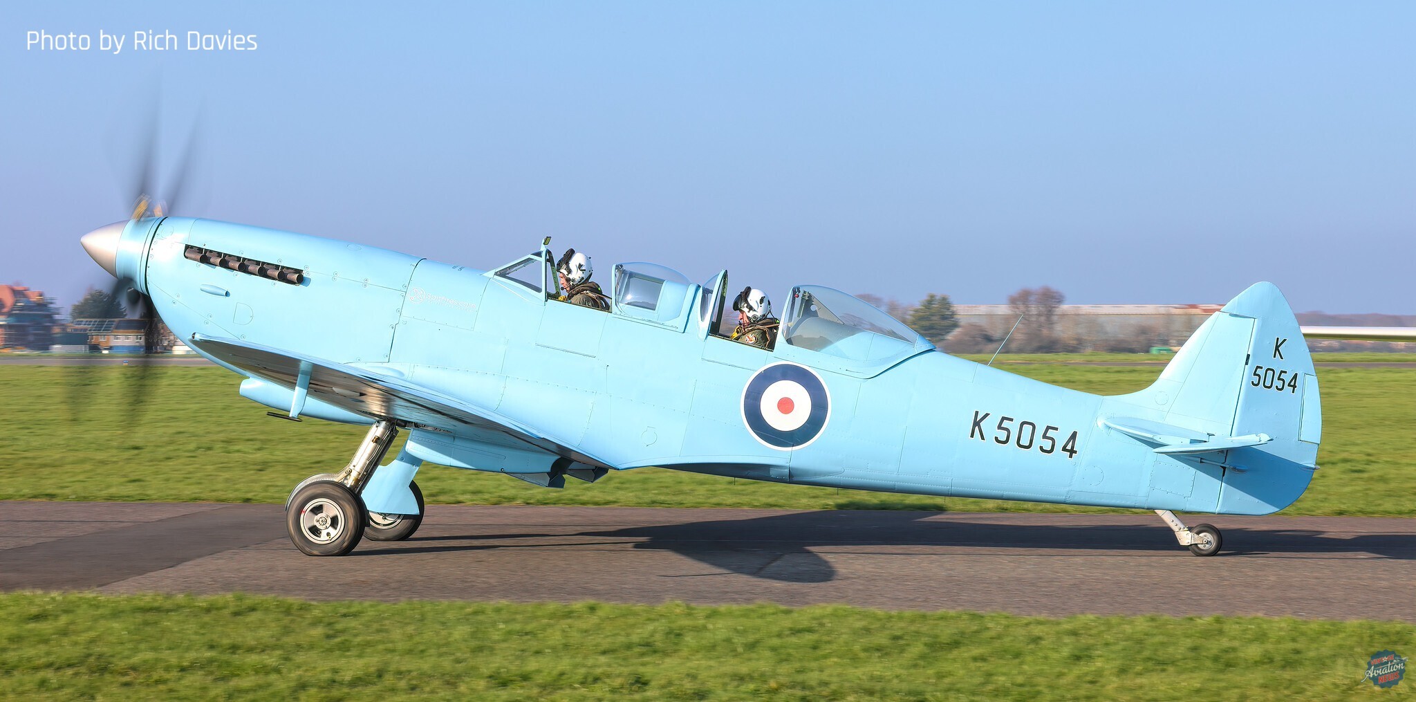Spitfires.com Announces Historic UK Circumnavigation to Mark 90th Anniversary of the Spitfire 13 Spitfires.com has repainted one of its two seat Spitfires BS410 in the colours of K5054. 4 1