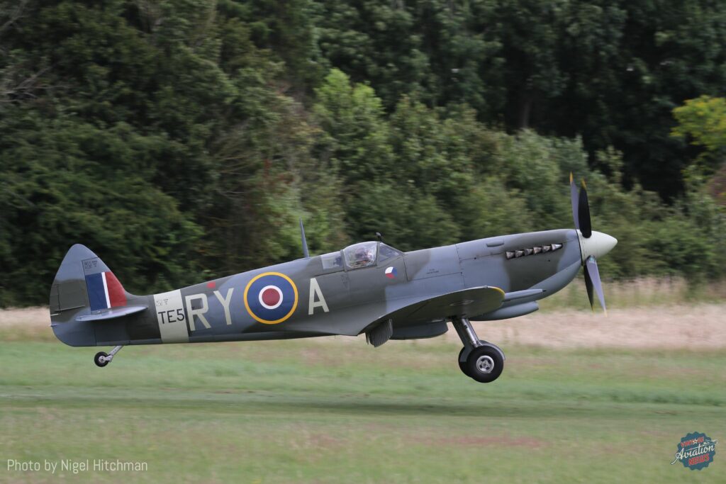 Supermarine-Spitfire-IX-TE517-