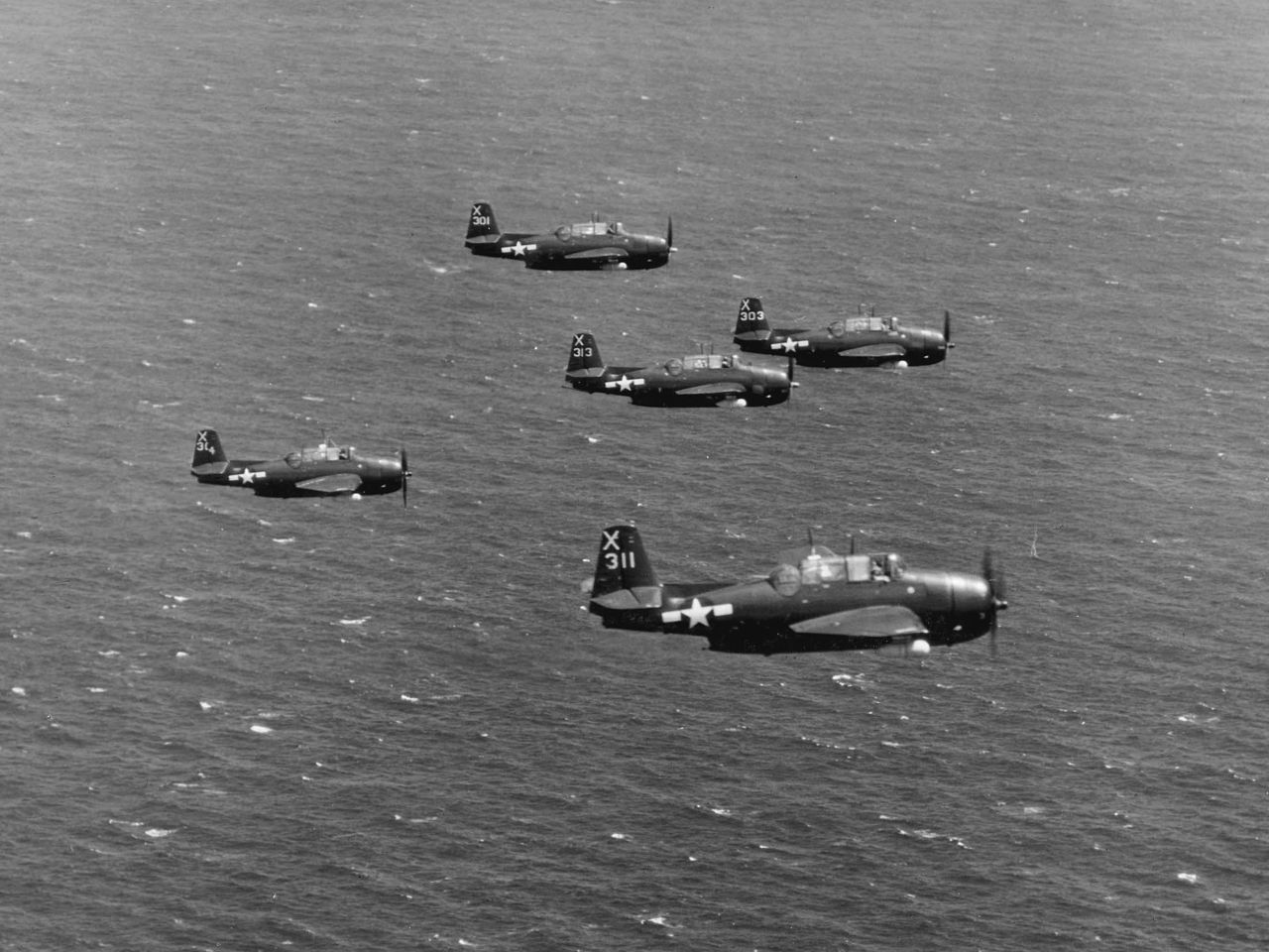 TBM Avengers of VT 86 in flight 1945