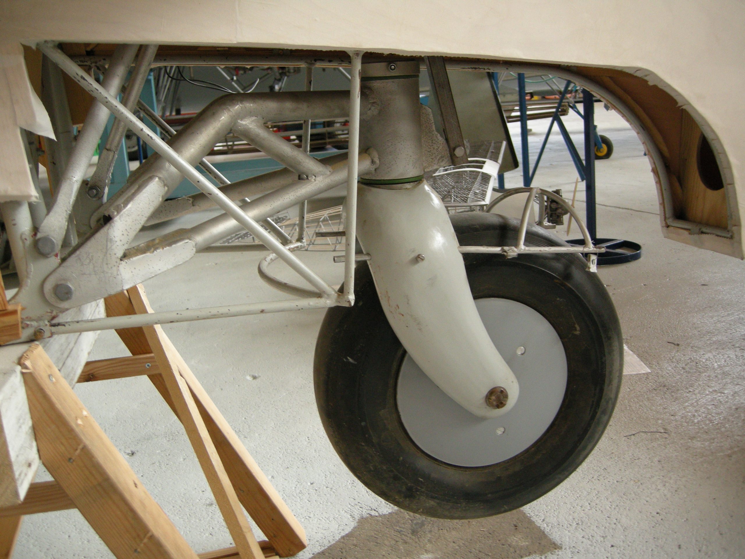 Tailwheel of the Libeccio Ernst Knutson 1 scaled