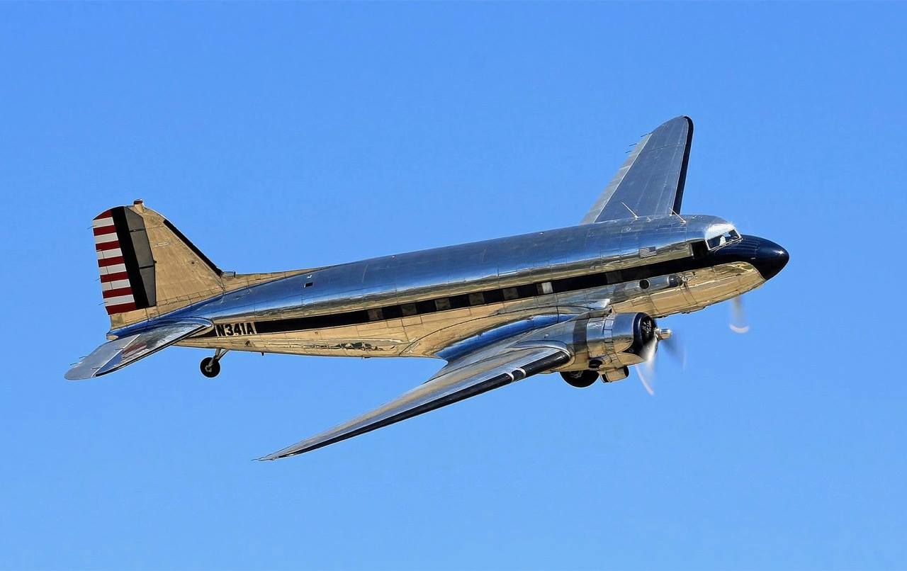 The Golden Age Air Tours 1939 Douglas DC 3