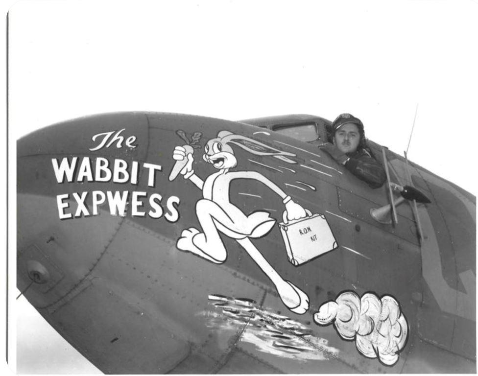 The wabbit Express code Q7 of the 90th TCS of the 438th TCG in June 1944