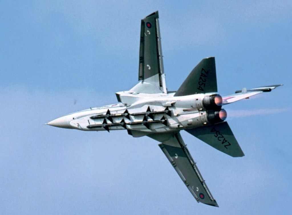 Tornado F2 in flight September 1980. The Skyflash missiles are semi recessed under the fuselage