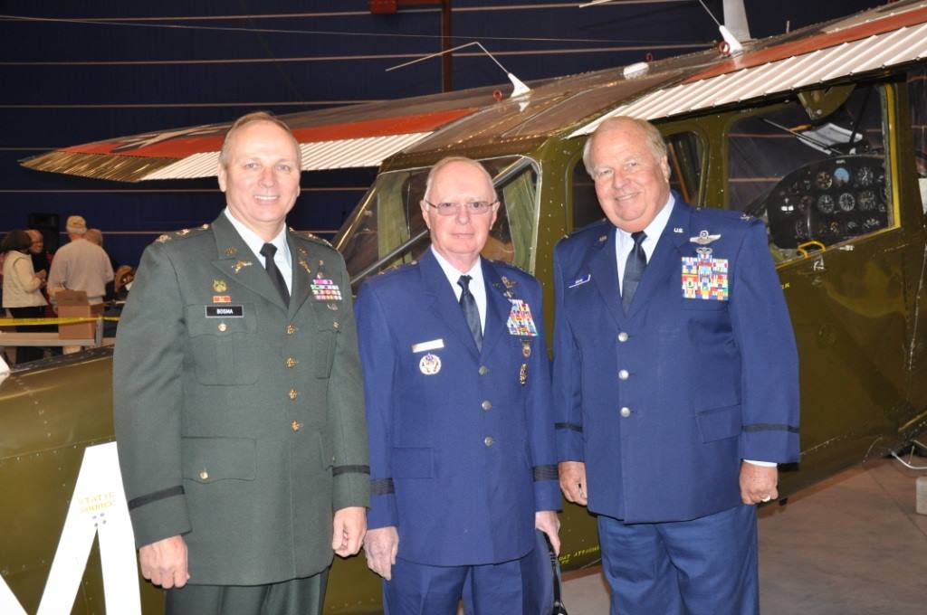 Dixie Wing's veterans, from left to right, Mike Bosma (US Army-Gulf), general George Harrison  ( USAF -Vietnam) , Captain Bob Grove ( USAF-Vietnam). 