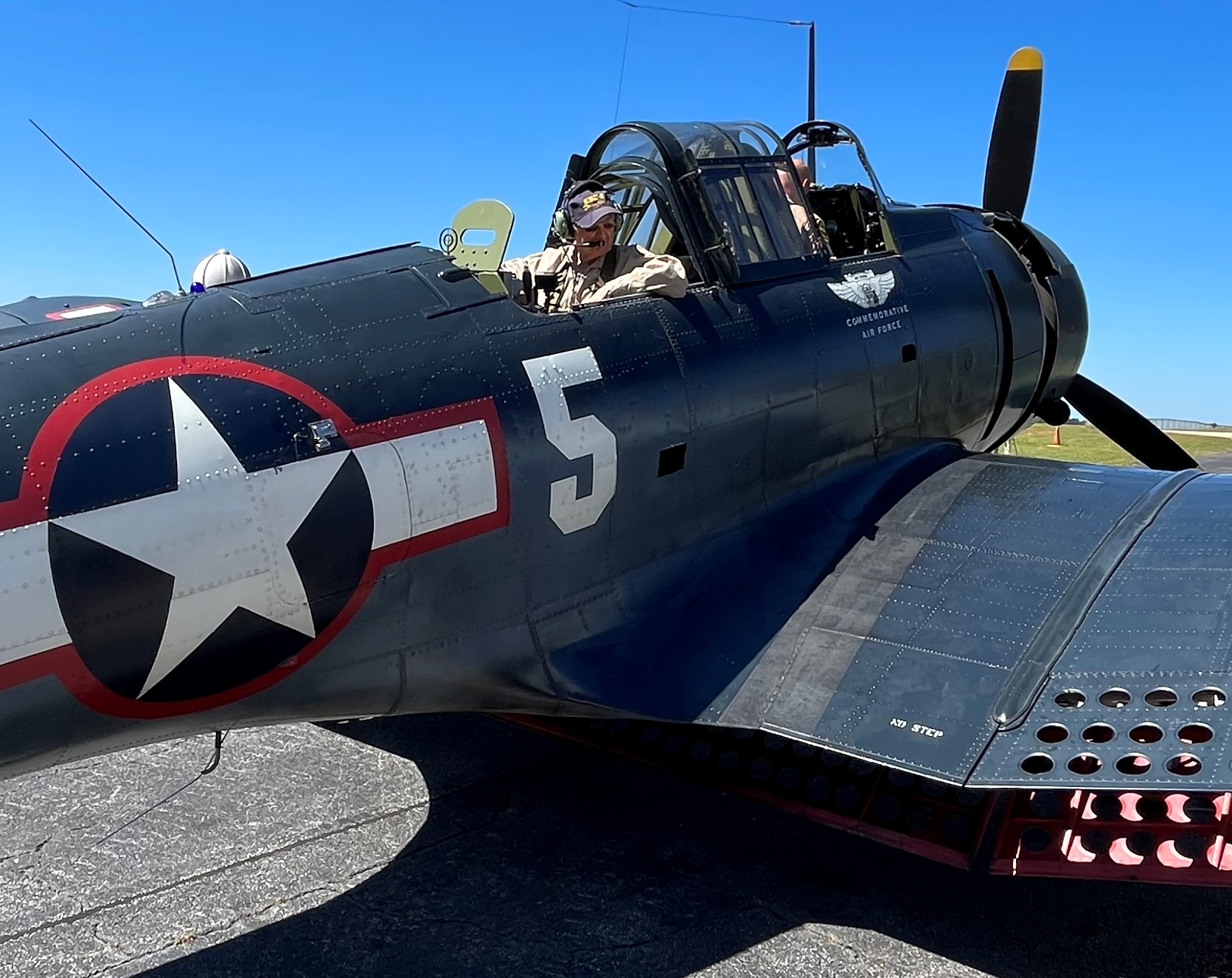 WWII veteran gunner Dick Miralles relives his wartime flying in a restored SBD Dauntless