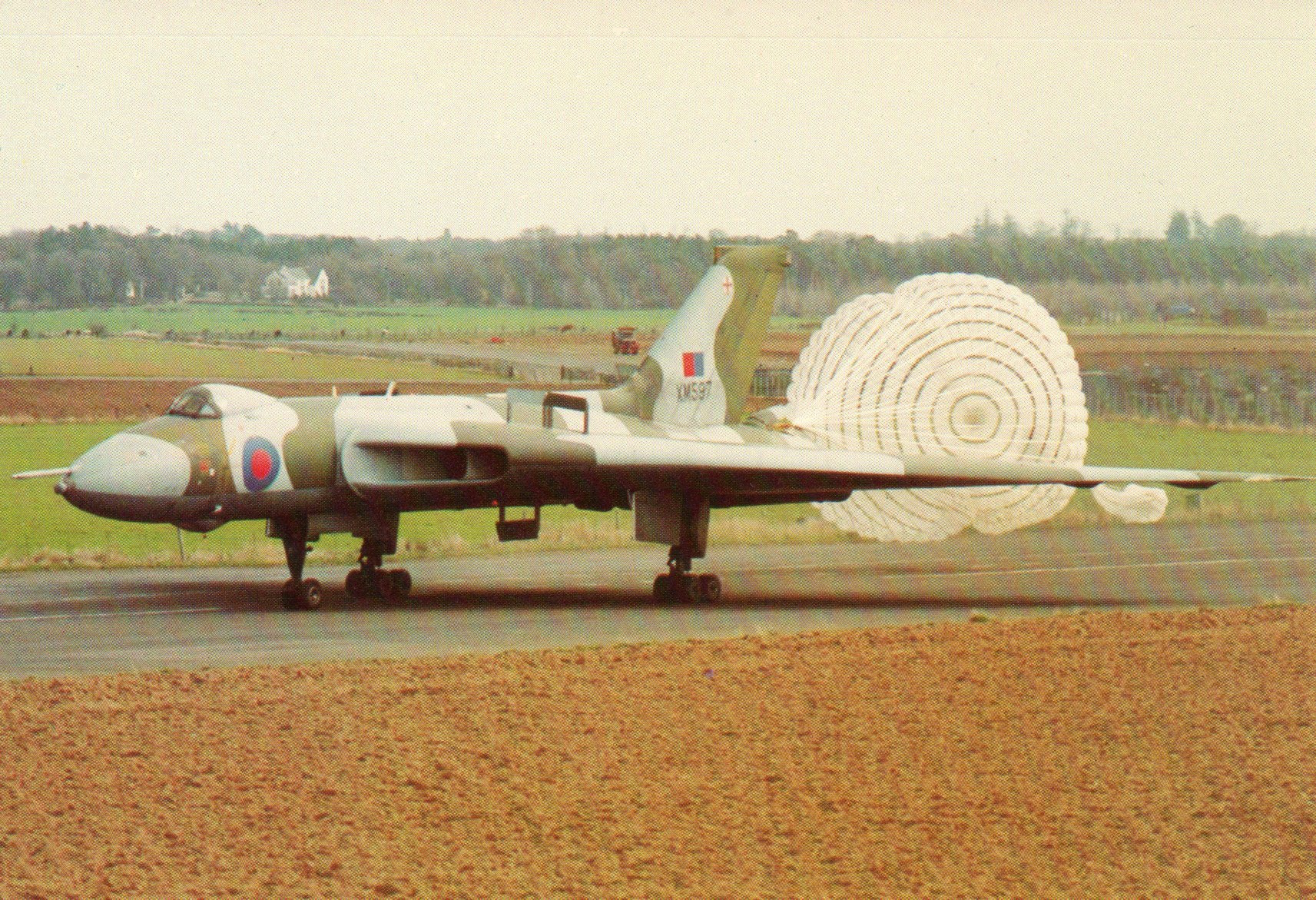 Avro Vulcan over the Falklands; XM597 and the Black Buck Raids 28 XM597 postcard