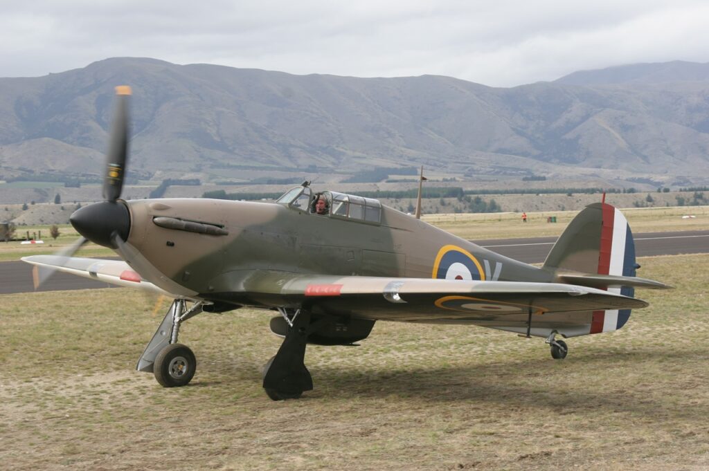 P3351/ZK-TPK taxis at Warbirds Over Wanaka 2008 with Steve Taylor at the helm. [Photo by Nigel Hitchman]