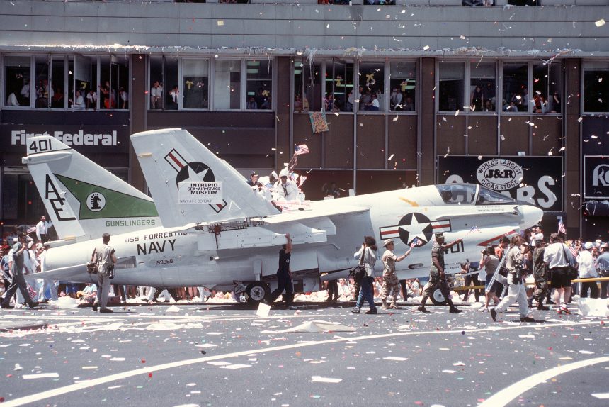 a 7e corsair aircraft parade