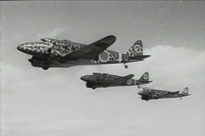airborne scene kato hayabusa sento tai 1944 01 wmplayer 2013 07 17