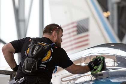 americas elite detailers volunteer to polish the presidents plane 1