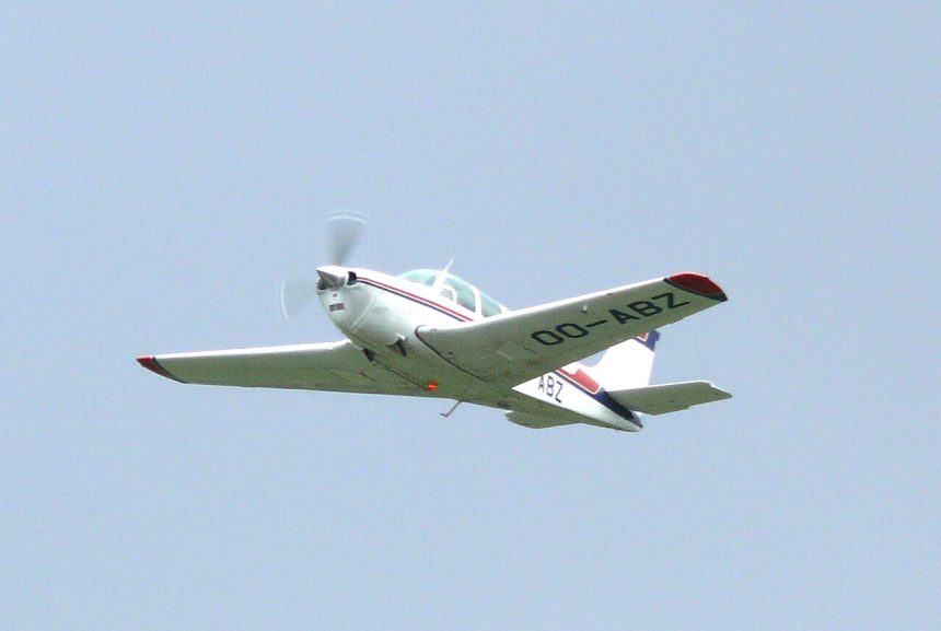 beech c33 debonair 00 abz