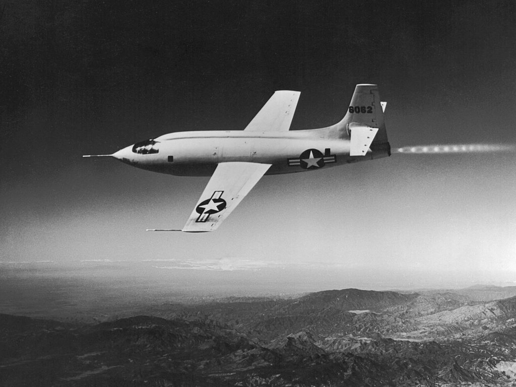 Pioneers of Aeronautical Engineering: Edwin Saltzman - Innovator in High-Speed Flight 10 bell x 1 46 062 in flight