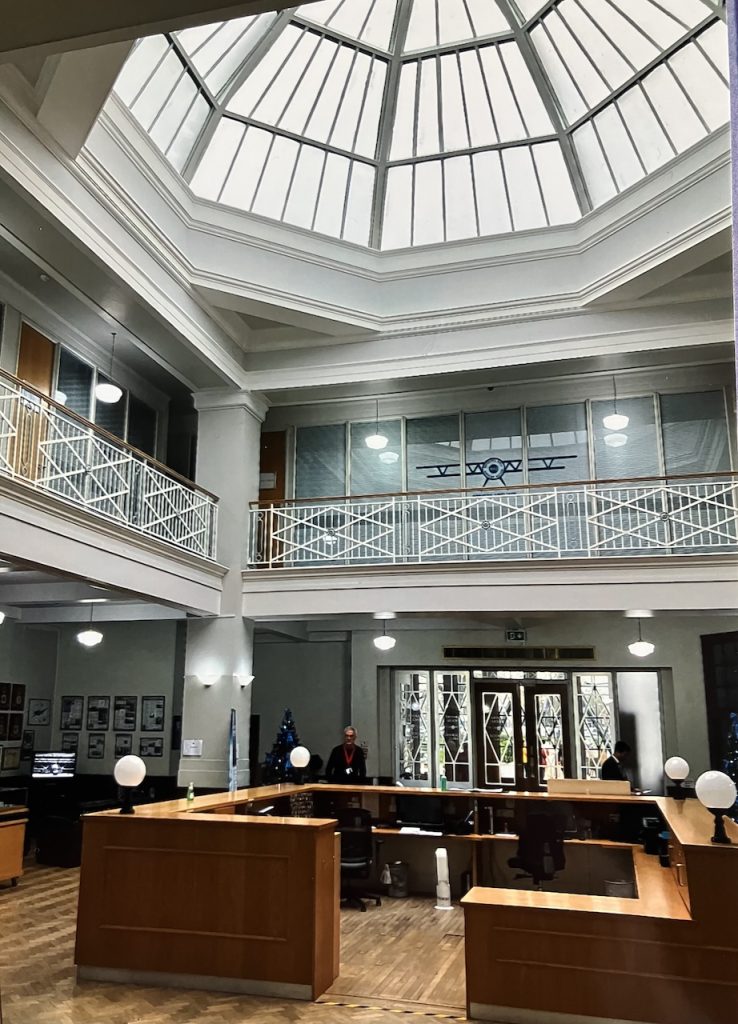 Croydon: London's Crucible of Flight 24 booking hall 1928