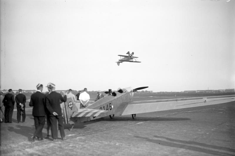Aces of War: Gerhard Fieseler - The Ace Who Built the Storch and the V1 12 bundesarchiv bild 102 13561 berlin zentralflughafen grosflugtag