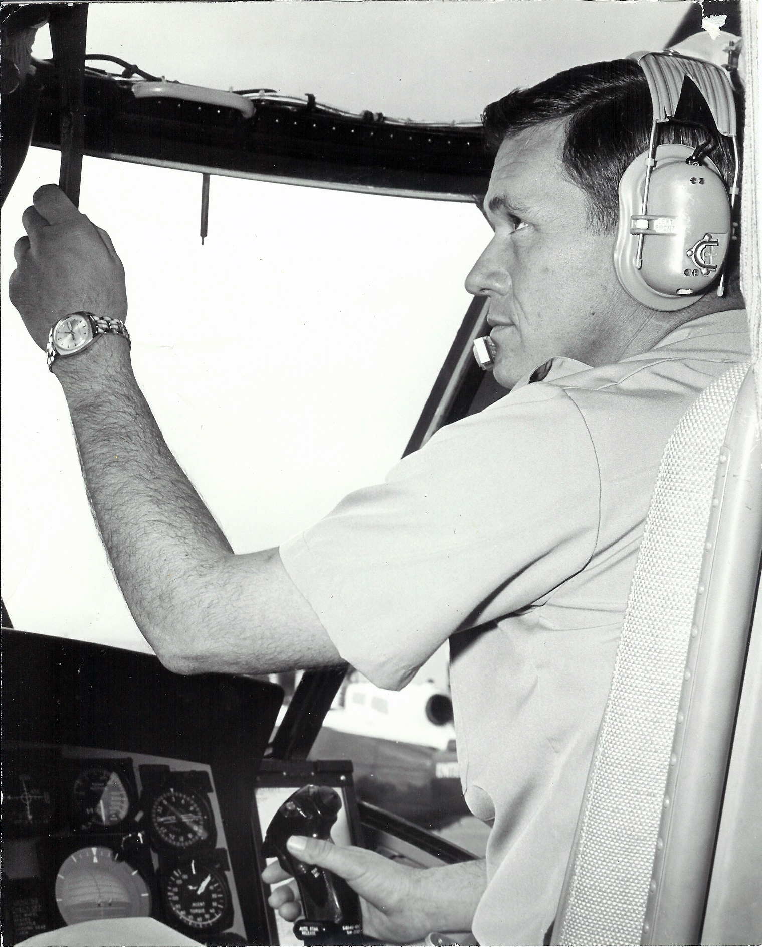 Nixon's VH-3A Sea King Returns to March Field Air Museum for Restoration 13 cockpit 2 1