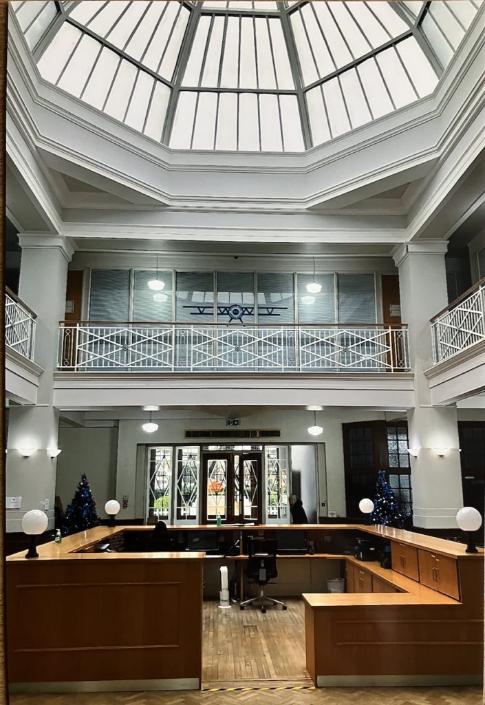 Croydon: London's Crucible of Flight 22 croydon airport booking hall 1928 entrance looking toward street