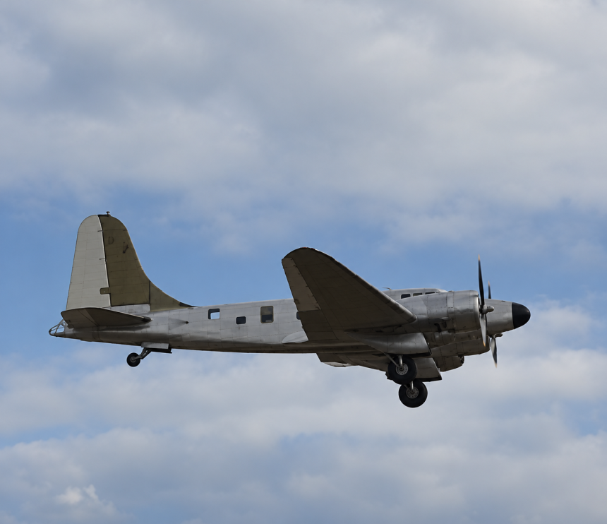 douglas b 23 dragon in flight