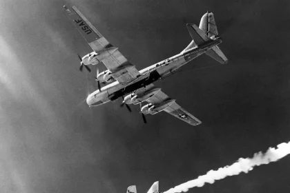 The Bell Aircraft Company X-2 Starbuster (46-674) drops away from its Boeing B-50 mothership.