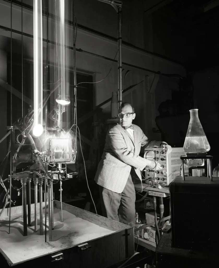 Pioneers of Aeronautical Engineering: Robert Siegel - Revolutionizing Heat Transfer in Aviation 11 grc 1960 c 53242