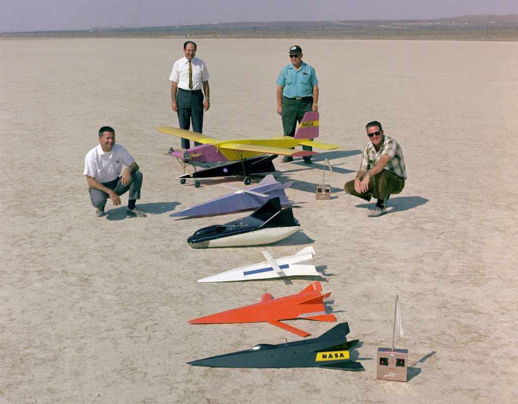 Pioneers of Aeronautical Engineering: Dale Reed - Father of the Lifting Bodies 12 hyper iii m2 f2 rc mothership gpn 2000 000241