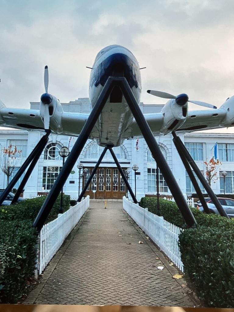 Croydon: London's Crucible of Flight 10 ide havilland heron last airliner type to fly from croydon airport in 1959